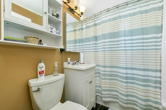 Building Photo - 38 Nathan Rd