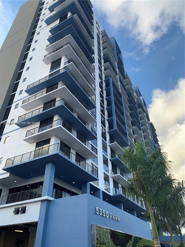 Building Photo - 5350 NW 84th Ave