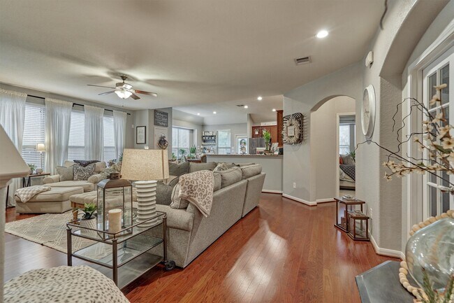 Building Photo - 204 Forest Peak Way