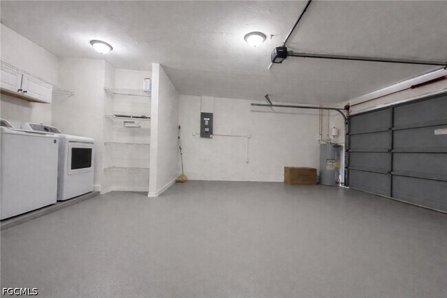 Building Photo - 2302 SW 53rd Terrace