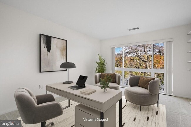 Building Photo - 2006 Lakebreeze Way