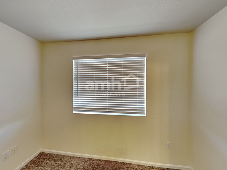 Building Photo - 5546 Malta St