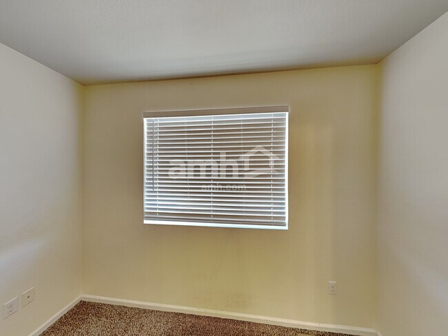 Building Photo - 5546 Malta St