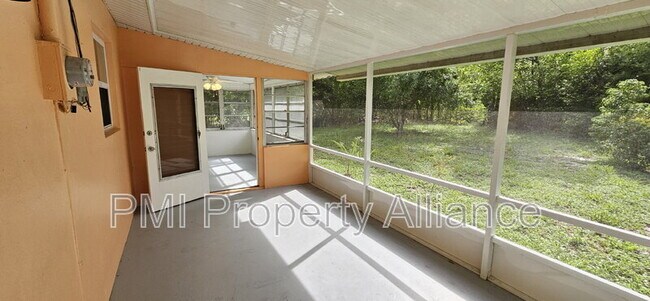 Building Photo - 616 N Hartley Cir