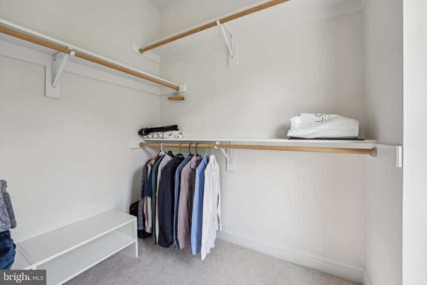 Building Photo - 10669 Yorktown Ct