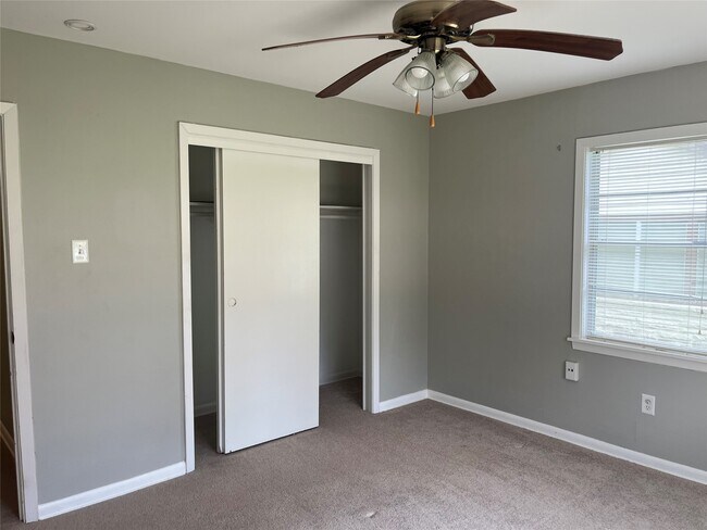 Building Photo - 1002 Fowlkes St