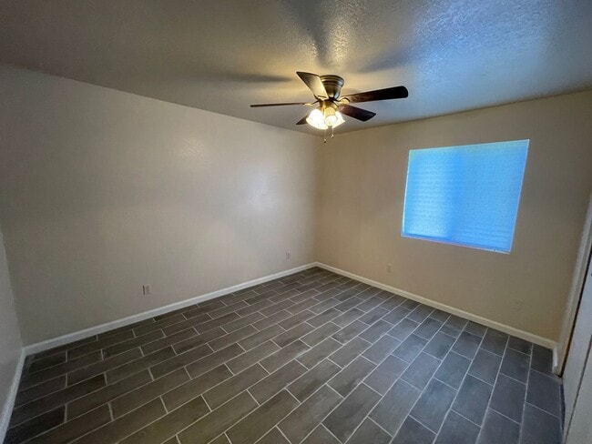 Building Photo - 2490 W Yowell Ct