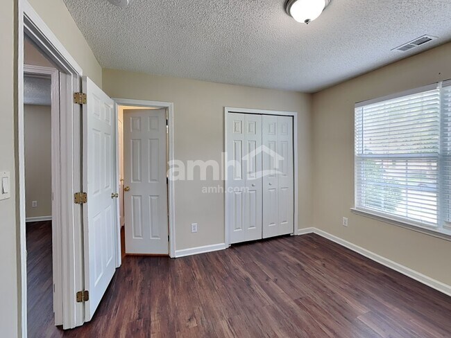 Building Photo - 7614 Henderson Park Rd