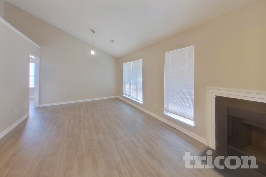 Building Photo - 424 Forest Grove Cir