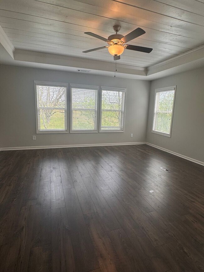 Building Photo - Spacious and Well-Appointed 3BR/2BA Home in Flowery Branch