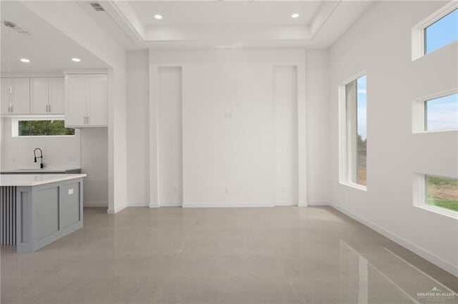 Building Photo - 20 Sonny Dr