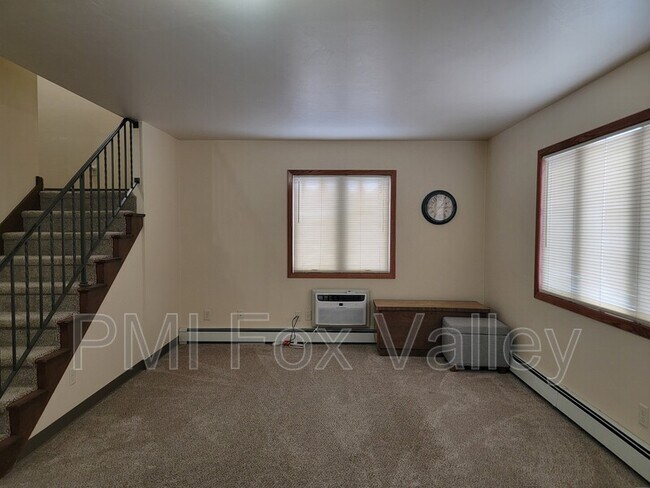 Building Photo - 104 Sycamore St