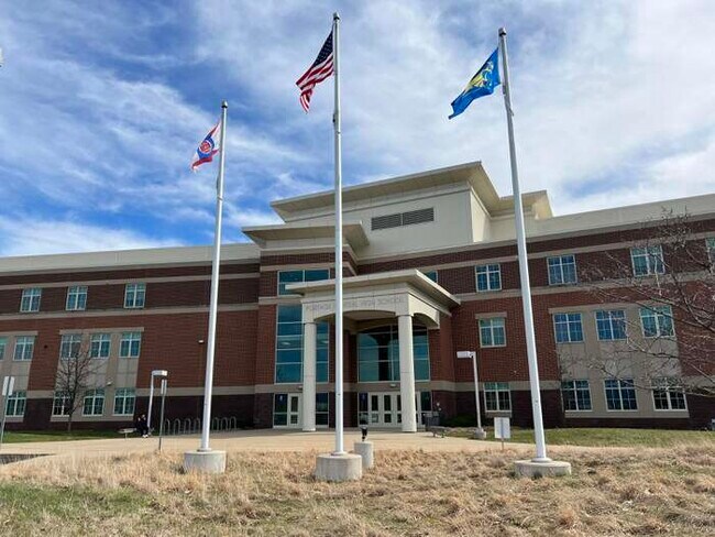 Building Photo - 422 W Melody Ave