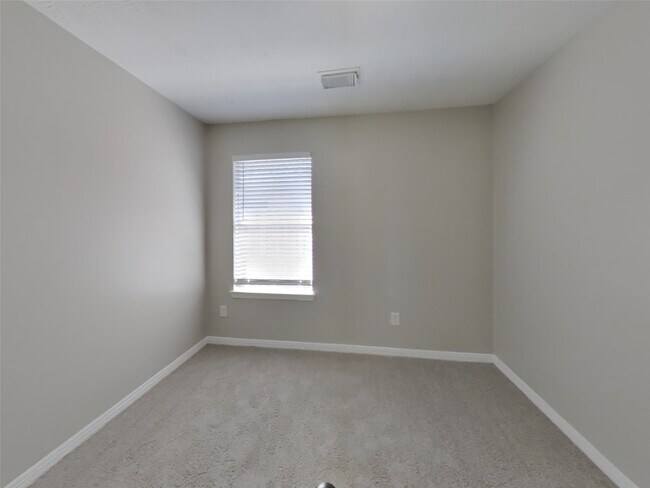 Building Photo - 24307 Hard Wood Dr
