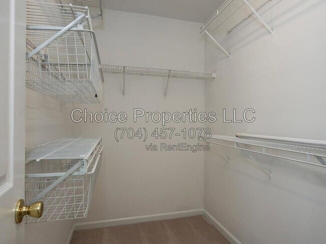 Building Photo - 14930 Ballantyne Village Way