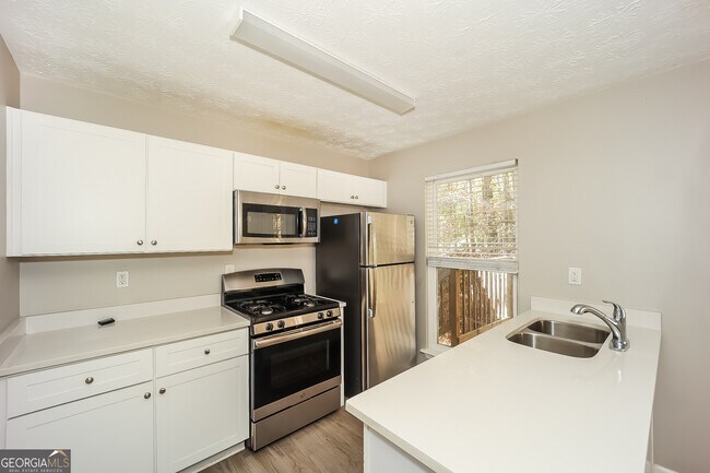Building Photo - 5120 Cochran Dr
