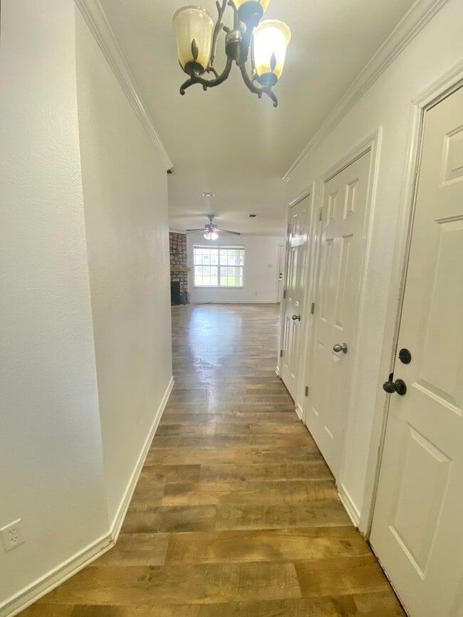 Building Photo - Now available - 4 bed 2 bath 1 car garage now available in Tech Terrace
