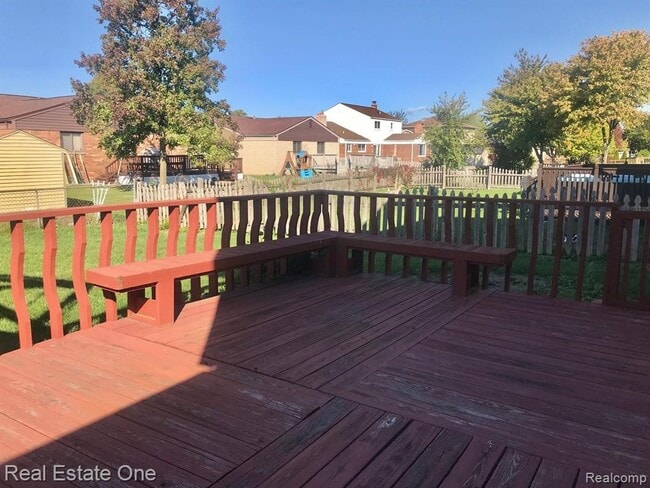 Building Photo - 37147 Evergreen Dr