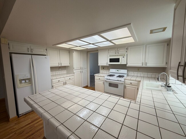 Building Photo - 3110 Sweet Clover St
