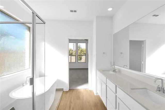 Building Photo - 1504 Adams Dr