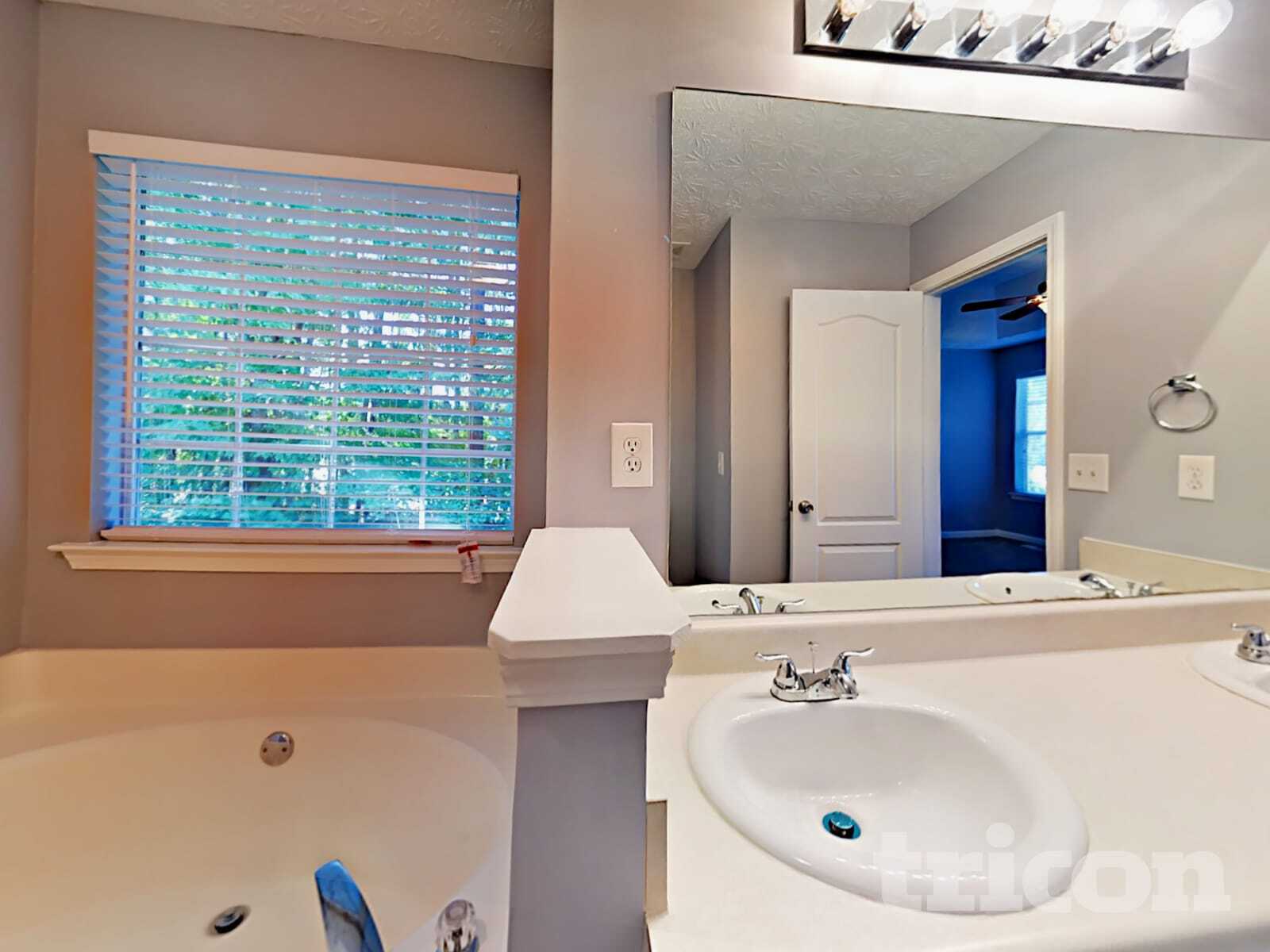 Building Photo - 71 Caroline Ln