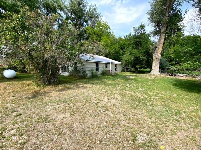 Building Photo - 3 Bedroom 1 Bath Rural Home Just South of ...