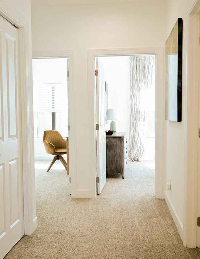 Building Photo - 90 Southaven Cir