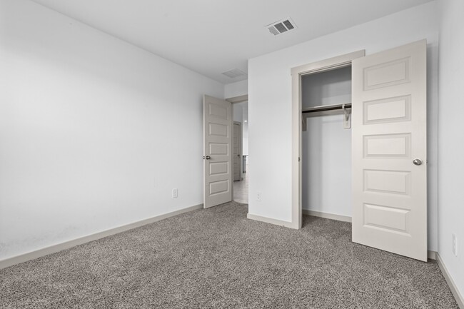 Building Photo - 5014 Pne Hvn Ln