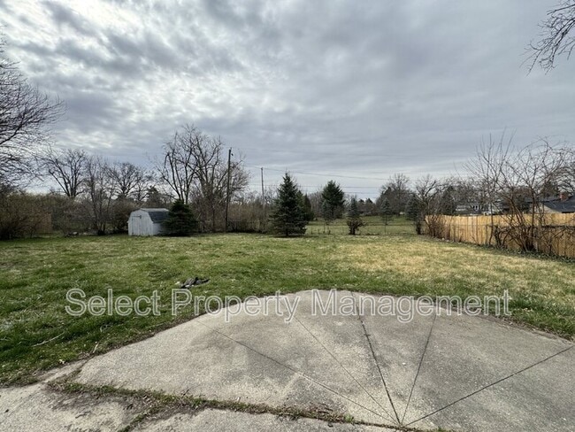 Building Photo - 5437 Covington Rd