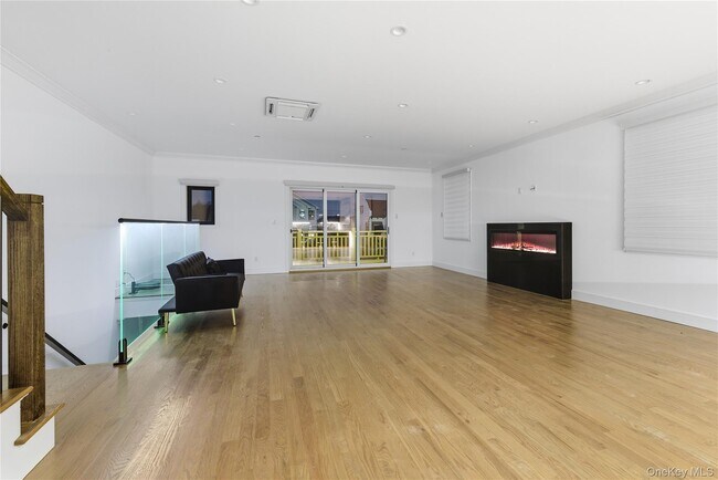 Building Photo - 622 W Penn St