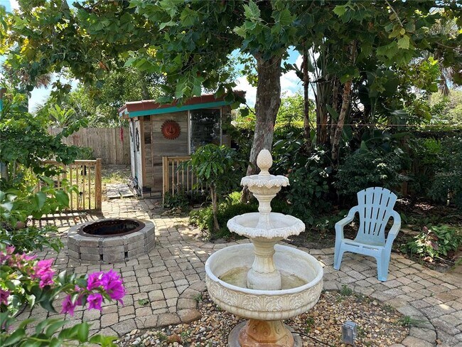 Building Photo - 32 Palm Dr