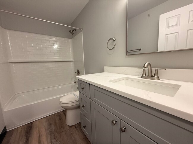 Building Photo - 95 Powers St