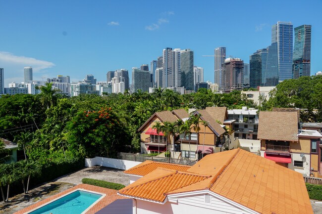 Building Photo - 1918 Brickell Ave
