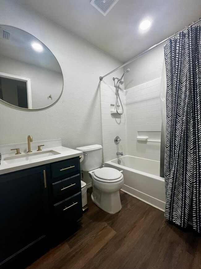 Building Photo - 1600 Knight Trail