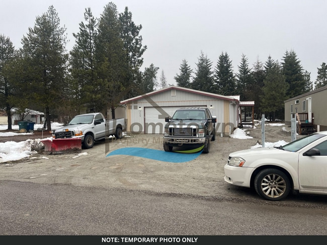 Building Photo - Cozy 2-Bed, 2-Bath Home with Off-Street Pa...