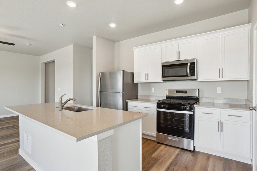 Building Photo - 7302 Rio Grande Ave