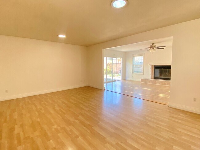 Building Photo - Beautiful Single Story Home Across From Ro...