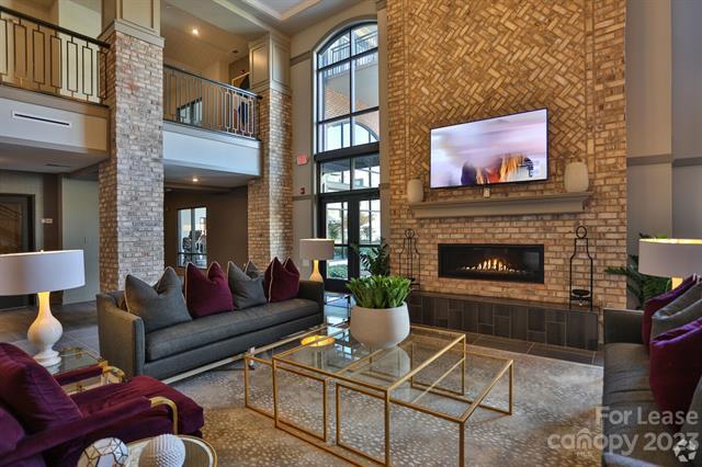 Building Photo - 5355 Pinehurst Park Dr