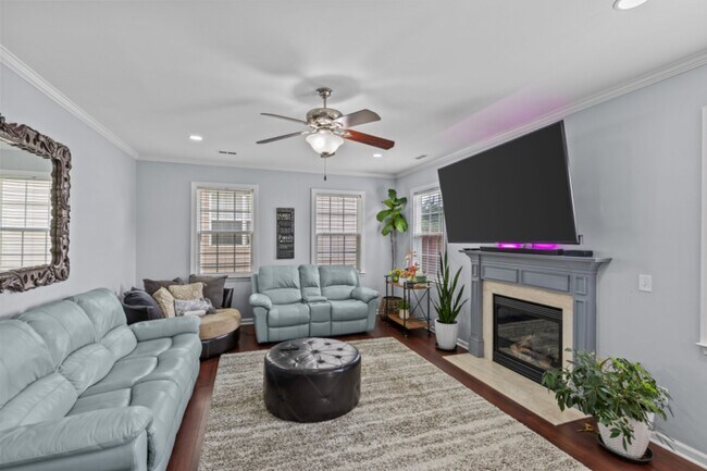 Building Photo - 4531 Dalbeth St