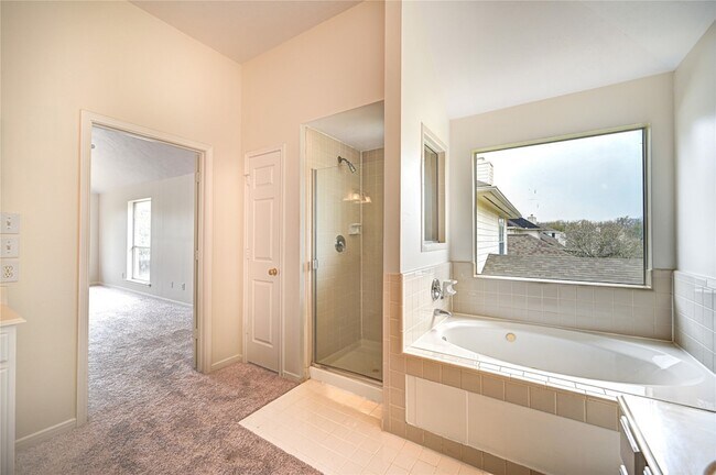 Building Photo - 11906 Dinosaur Valley Dr
