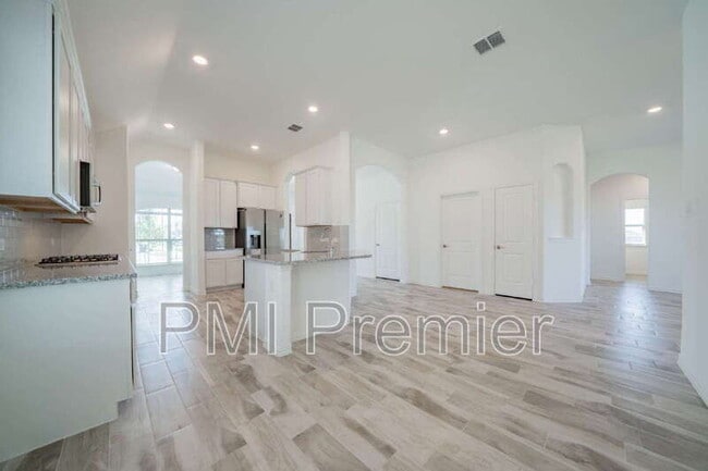 Building Photo - 14817 Equine Trail