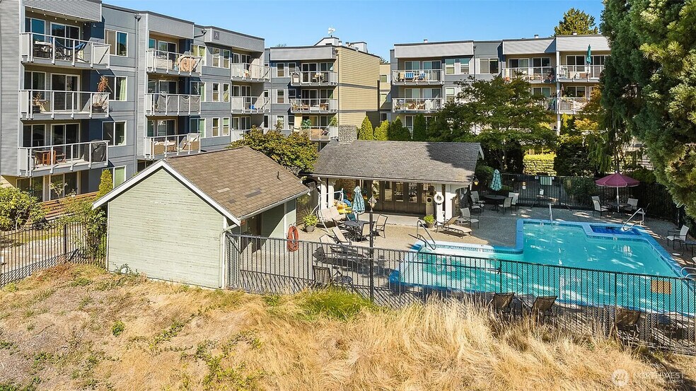 Building Photo - 1311 12th Ave S