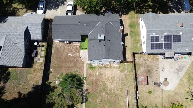 Building Photo - 1842 Princeton Ave