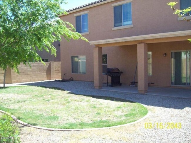 Building Photo - Large upgraded 6-bedroom, 3-bathroom, 3 Ca...