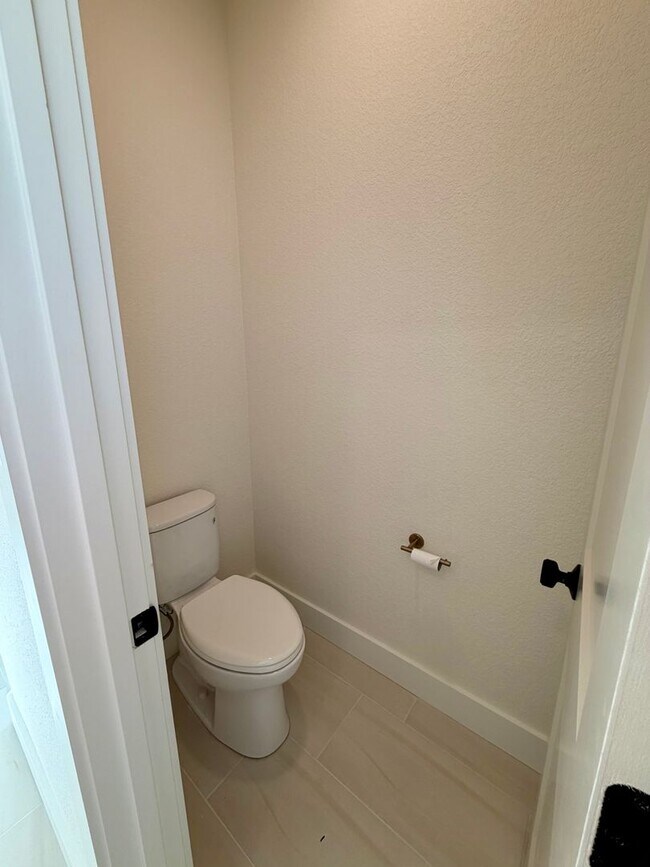 Building Photo - 509 Waggoner Ln