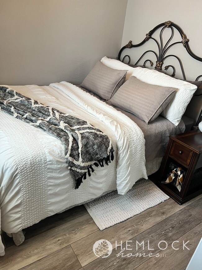 Building Photo - 601 S 1st St