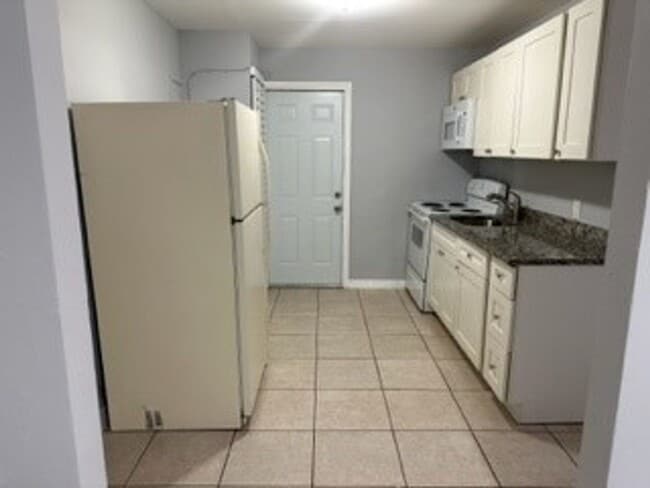 Building Photo - Atlantic 1016 Douglas