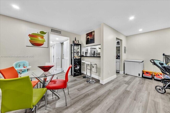 Building Photo - 8550 SW 149th Ave