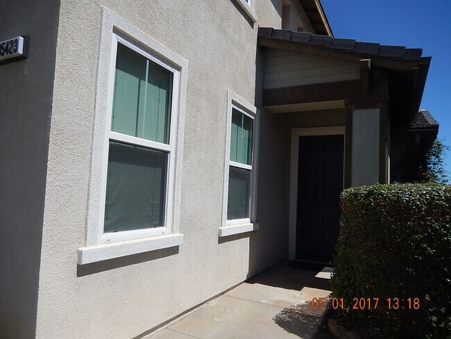 Building Photo - Two story, 2750 Sq Ft home with three car ...