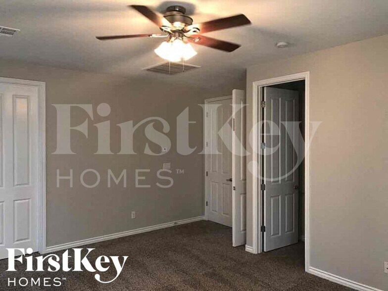 Building Photo - 28 Delighted Ave